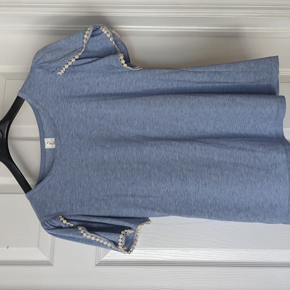 Flutter sleeve top. Super cute!